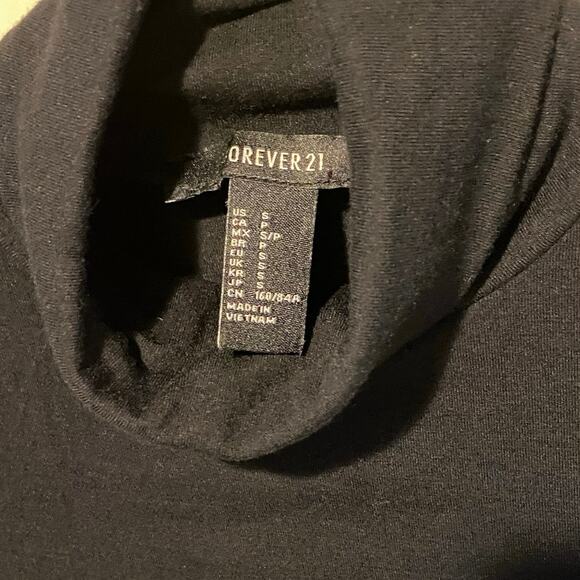 Forever 21 Fitted Turtleneck Long Sleeve Crop Top Small Black Stretch Jersey - Picture 3 of 6